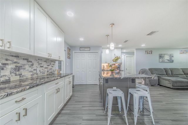 2426 VIEW WAY, Lakeland, FL 33810