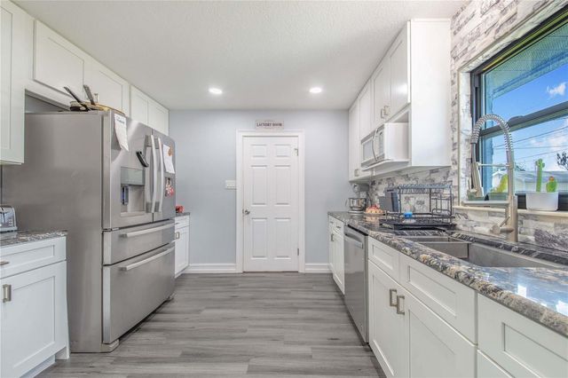 2426 VIEW WAY, Lakeland, FL 33810