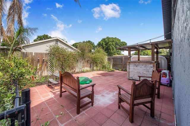 2426 VIEW WAY, Lakeland, FL 33810