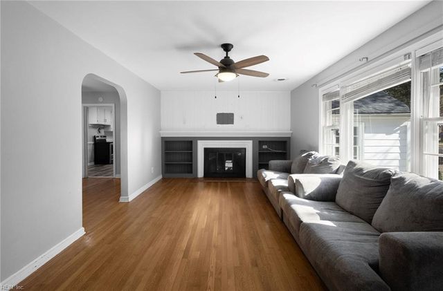 137 Deep Creek RD, Newport News, VA 23606