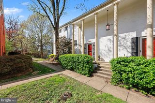 3380 GUNSTON RD, Alexandria, VA 22302