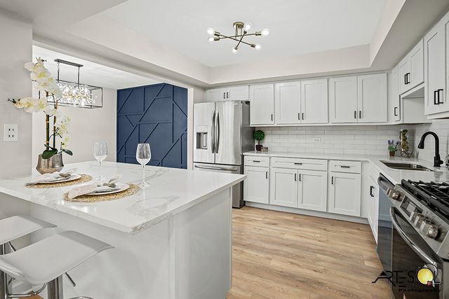 368 Cedar Tree Court, Hoffman Estates, IL 60169