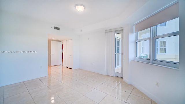 20000 E Country Club Dr 512, Aventura, FL 33180