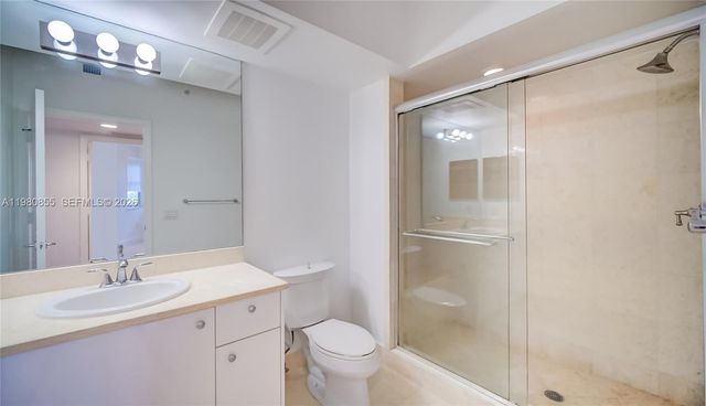 20000 E Country Club Dr 512, Aventura, FL 33180