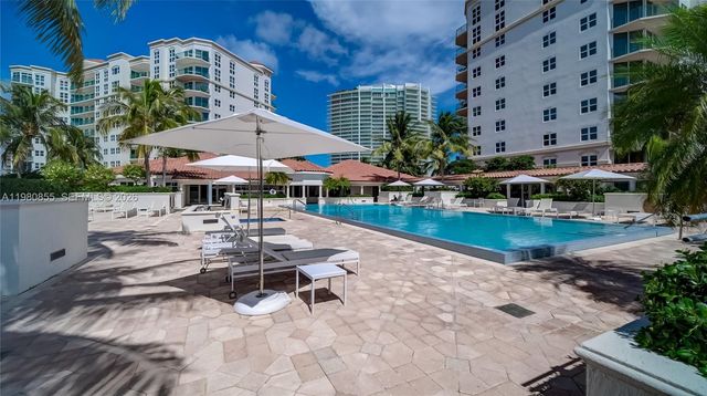 20000 E Country Club Dr 512, Aventura, FL 33180