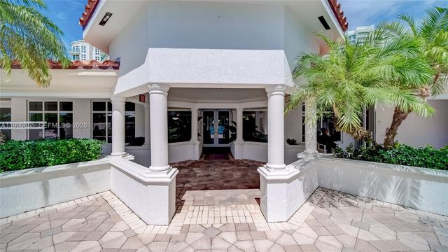 20000 E Country Club Dr 512, Aventura, FL 33180