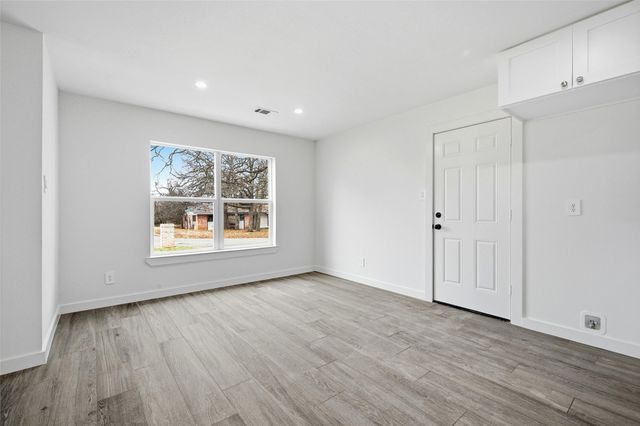 104 N Imperial Drive, Denison, TX 75020