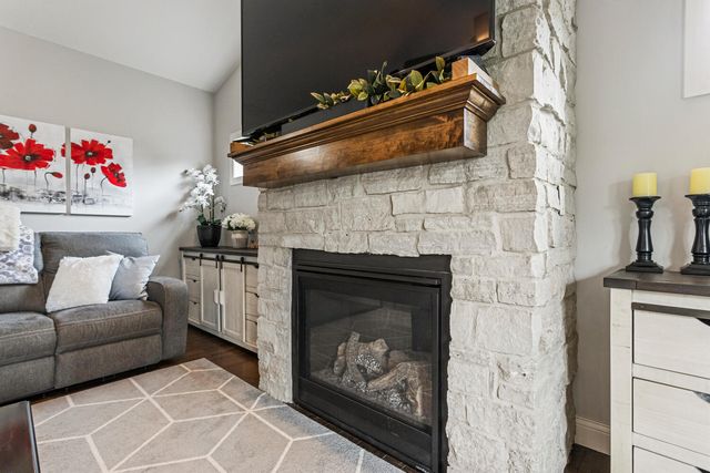 1604 Kassen Avenue, Mahomet, IL 61853