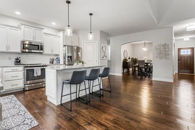 1604 Kassen Avenue, Mahomet, IL 61853