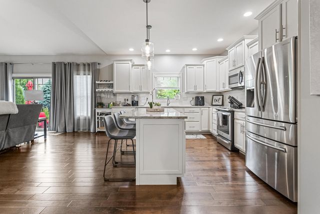 1604 Kassen Avenue, Mahomet, IL 61853