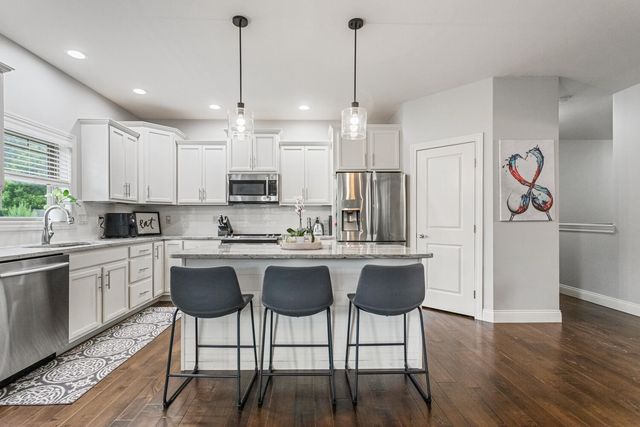 1604 Kassen Avenue, Mahomet, IL 61853