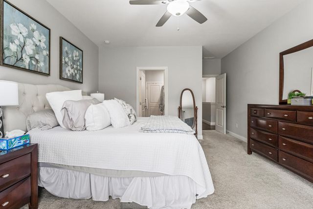 1604 Kassen Avenue, Mahomet, IL 61853