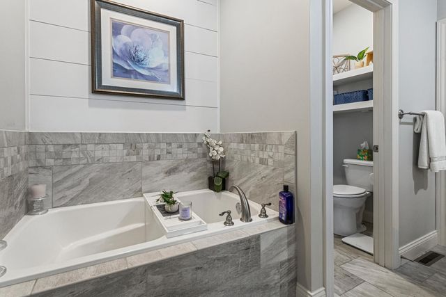 1604 Kassen Avenue, Mahomet, IL 61853