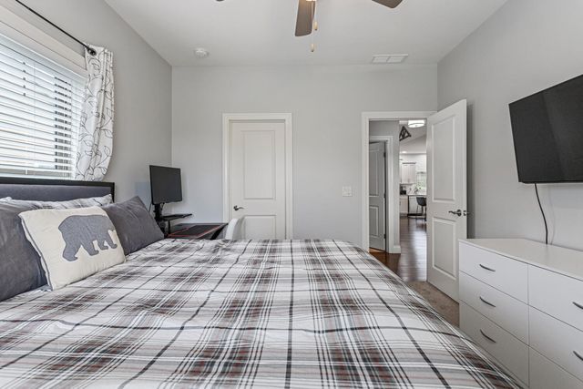 1604 Kassen Avenue, Mahomet, IL 61853