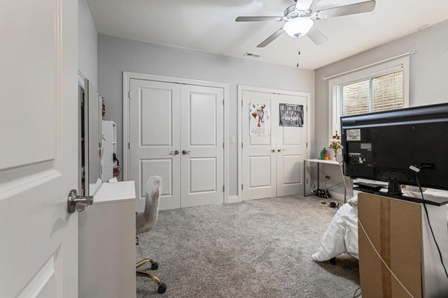 1604 Kassen Avenue, Mahomet, IL 61853