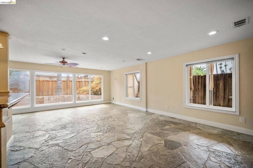 Image 14 of property listing at 2002 Montauk Ct, Discovery Bay, CA 94505