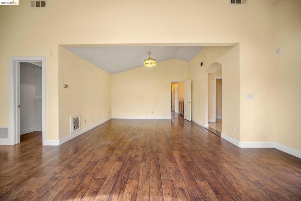 Image 23 of property listing at 2002 Montauk Ct, Discovery Bay, CA 94505