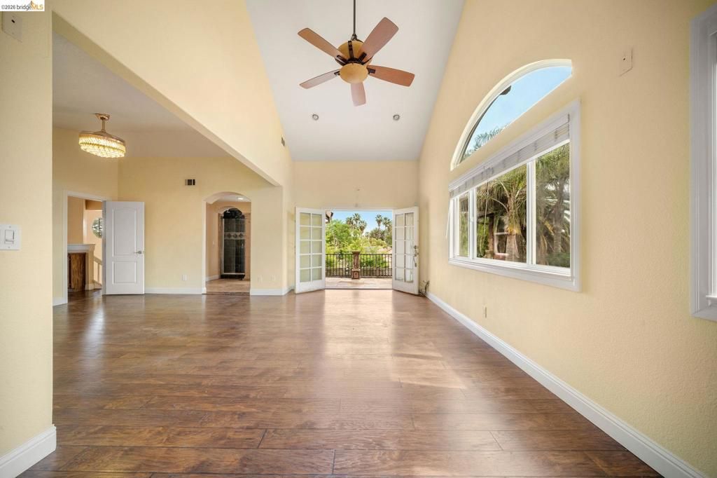 Image 25 of property listing at 2002 Montauk Ct, Discovery Bay, CA 94505