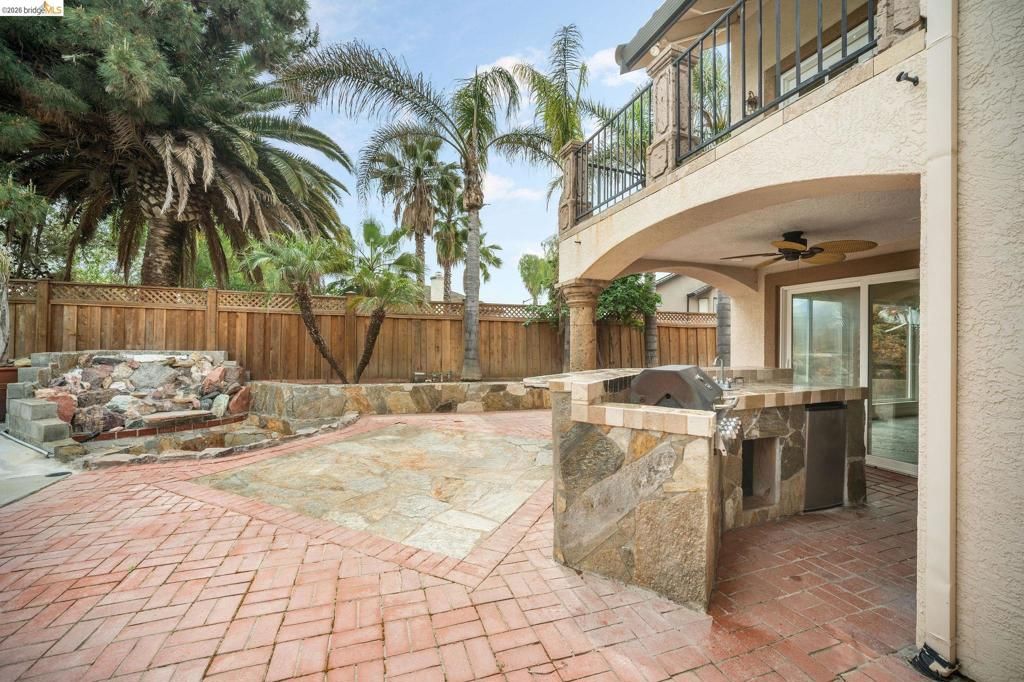 Image 37 of property listing at 2002 Montauk Ct, Discovery Bay, CA 94505