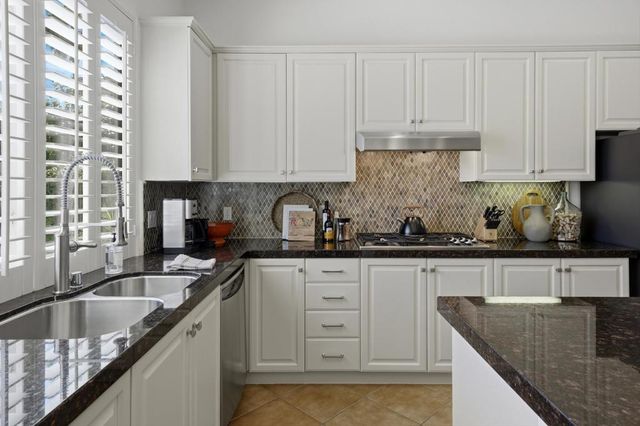 48224 Big Horn Drive, La Quinta, CA 92253