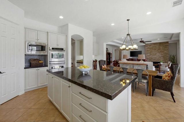 48224 Big Horn Drive, La Quinta, CA 92253