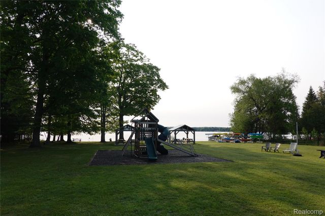 000 Buckridge Court, Milton Township, MI 49676