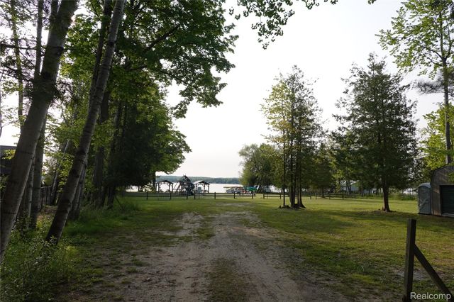 000 Buckridge Court, Milton Township, MI 49676