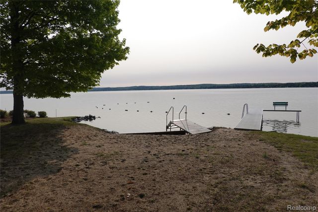 000 Buckridge Court, Milton Township, MI 49676