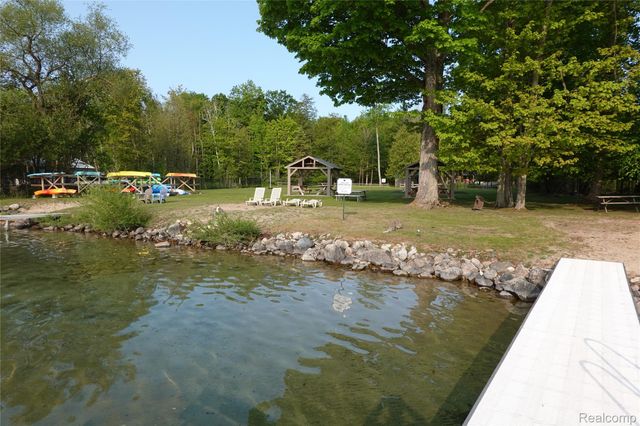 000 Buckridge Court, Milton Township, MI 49676