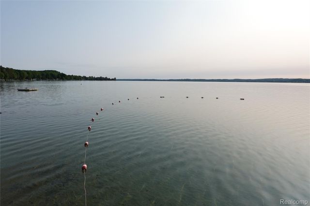 000 Buckridge Court, Milton Township, MI 49676