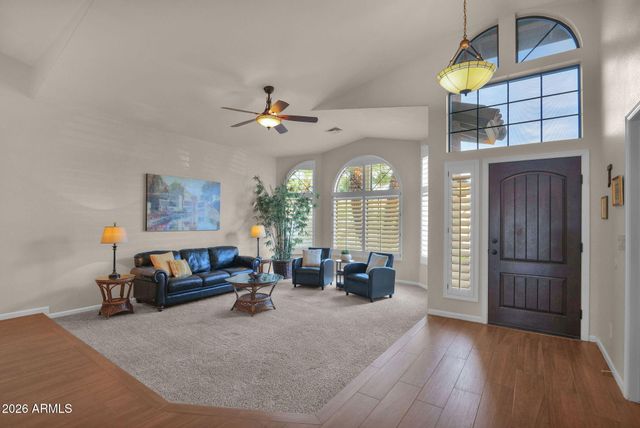 518 S LAGOON Drive, Gilbert, AZ 85233