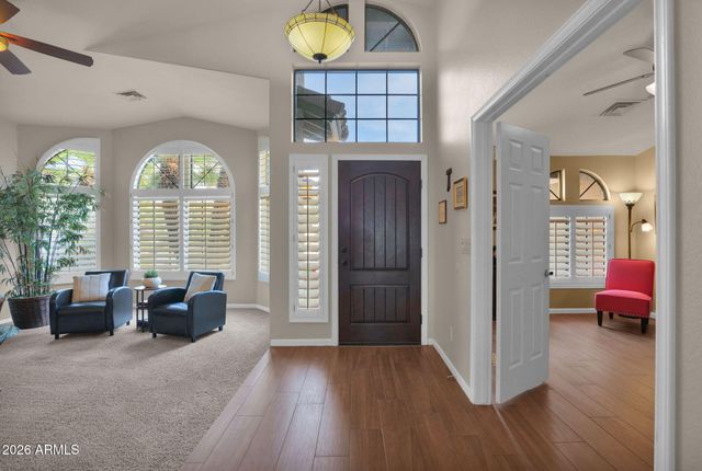 518 S LAGOON Drive, Gilbert, AZ 85233