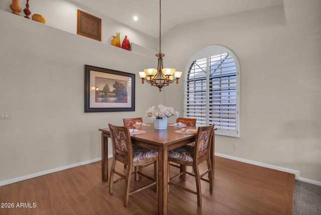 518 S LAGOON Drive, Gilbert, AZ 85233