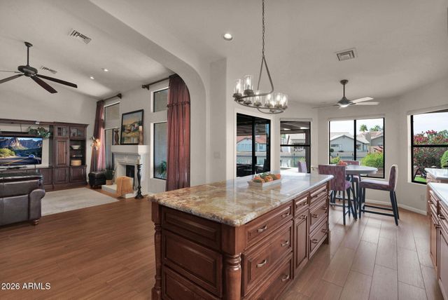 518 S LAGOON Drive, Gilbert, AZ 85233