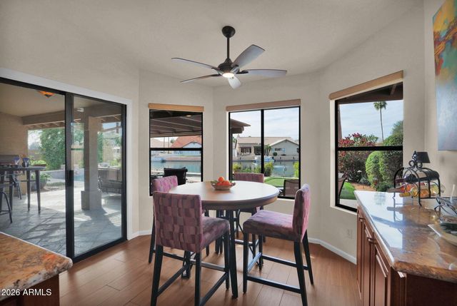 518 S LAGOON Drive, Gilbert, AZ 85233