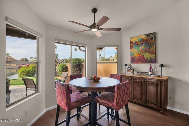 518 S LAGOON Drive, Gilbert, AZ 85233