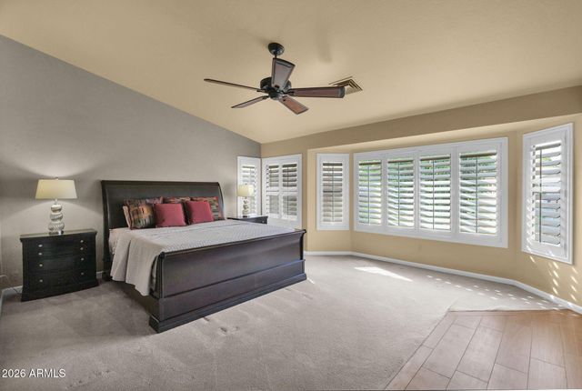 518 S LAGOON Drive, Gilbert, AZ 85233