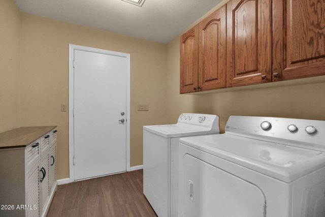 518 S LAGOON Drive, Gilbert, AZ 85233