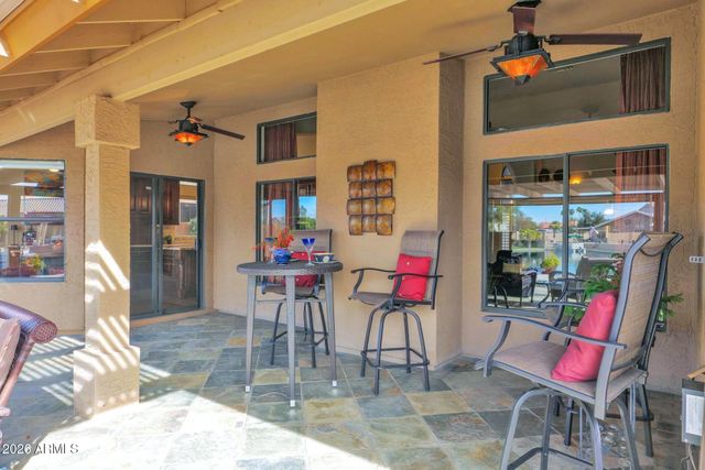 518 S LAGOON Drive, Gilbert, AZ 85233