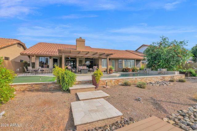 518 S LAGOON Drive, Gilbert, AZ 85233