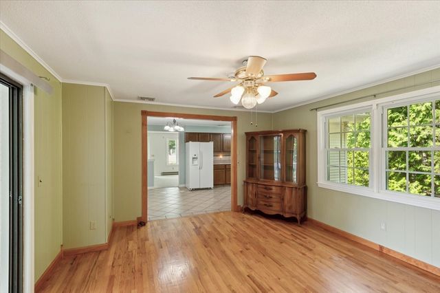 76 Redwood Dr, Agawam, MA 01001