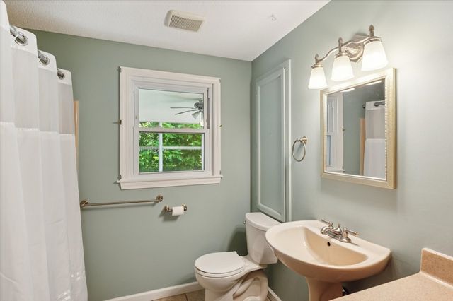 76 Redwood Dr, Agawam, MA 01001