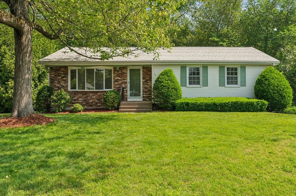 76 Redwood Dr, Agawam, MA 01001