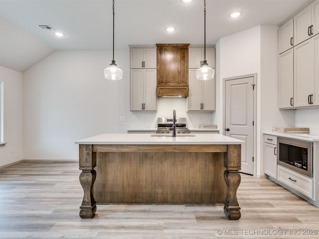 14757 S College Place, Bixby, OK 74008