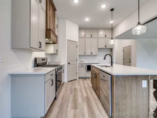 14757 S College Place, Bixby, OK 74008