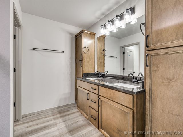 14757 S College Place, Bixby, OK 74008