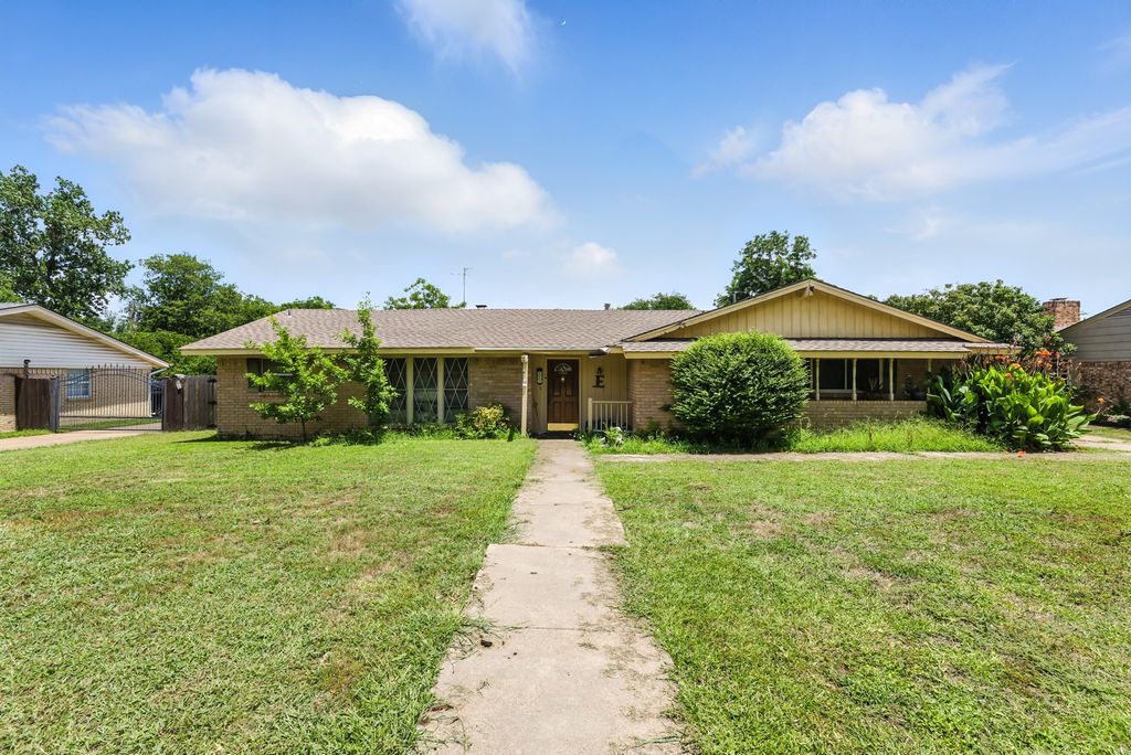 503 Bluebonnet Drive, Grapevine, TX 76051