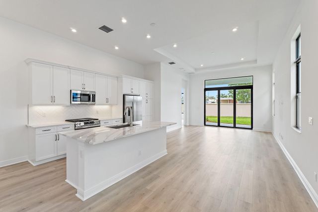 308 SE VIA SANGRO, Port St Lucie, FL 34952