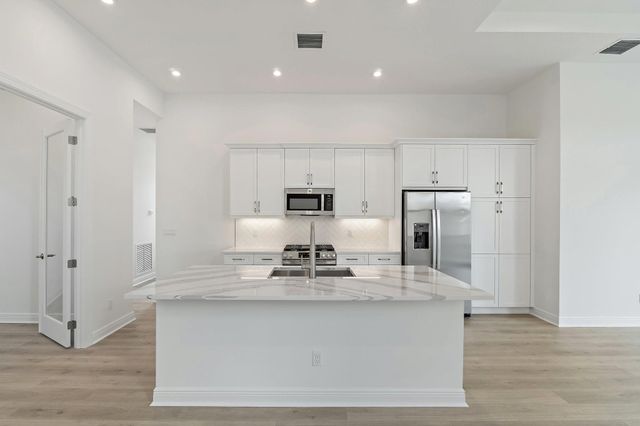 308 SE VIA SANGRO, Port St Lucie, FL 34952