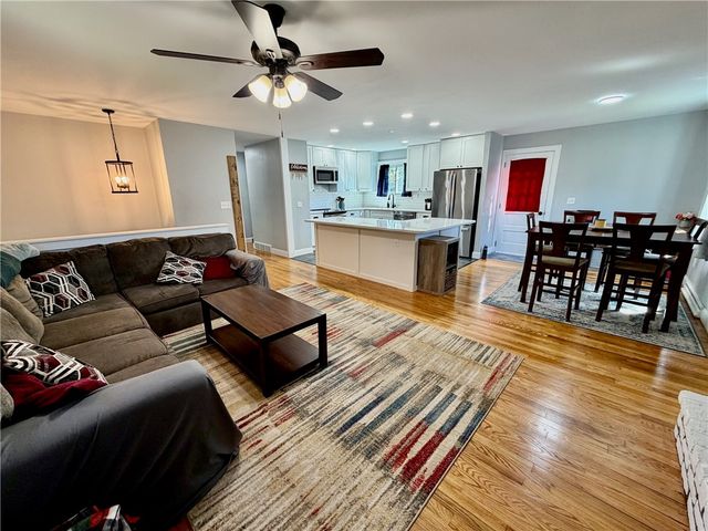 770 Metacom Avenue, Bristol, RI 02809